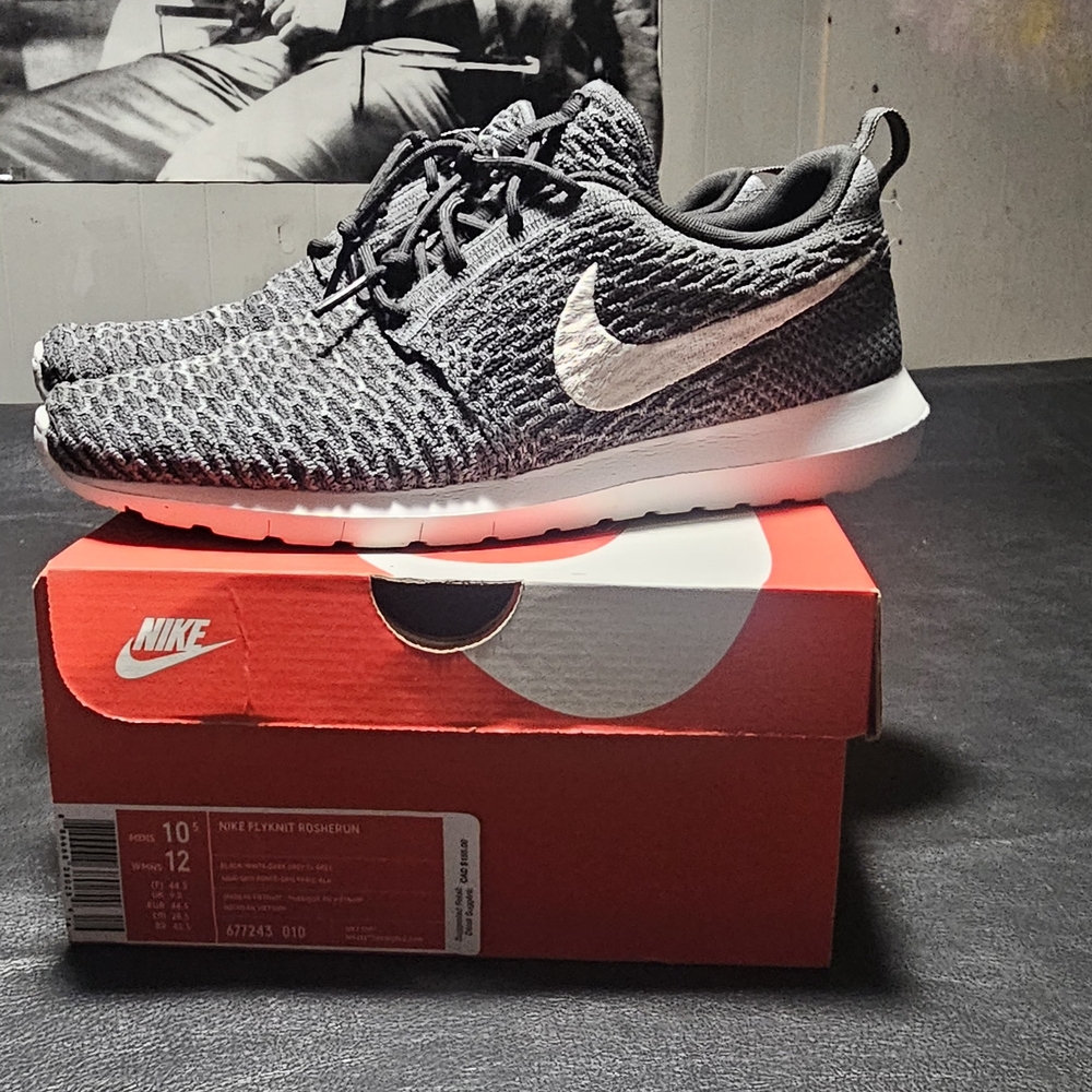 Nike Rosherun Flyknit Men's Gray Running Shoes